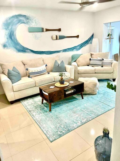 Central Nautical Themed 4 Bed 2 Bath Home Форт-Лодердейл Экстерьер фото